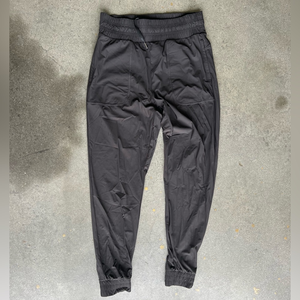 Balance athletica (vitality) black joggers